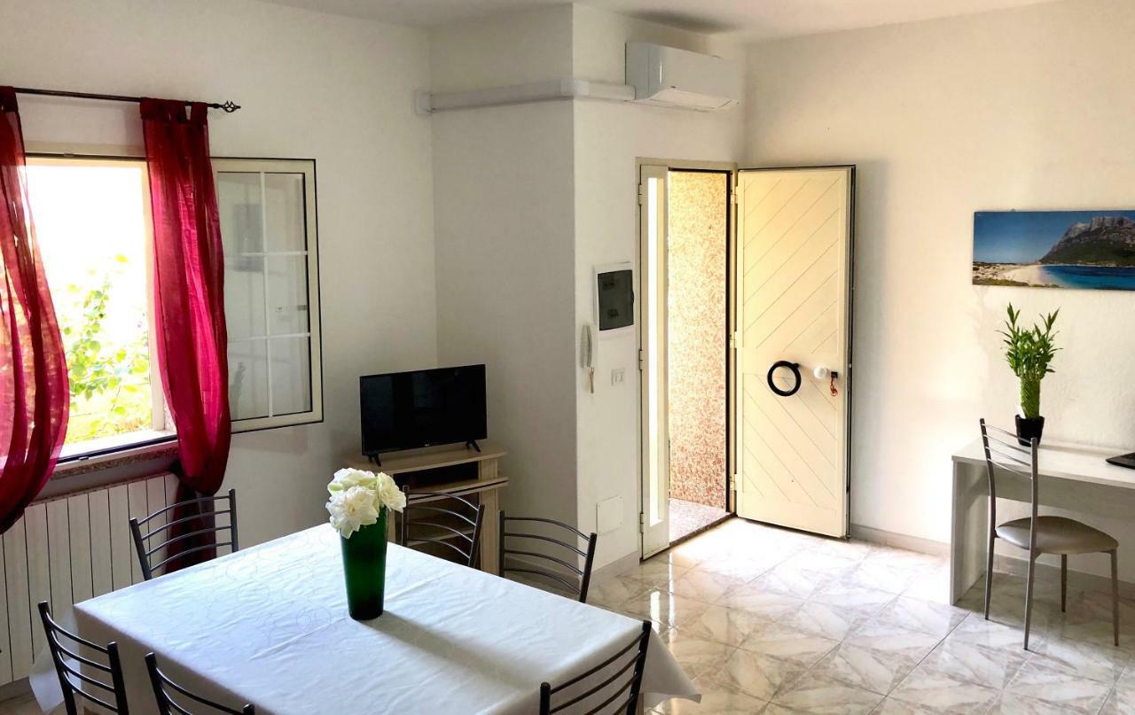 Casa Dolce Hibiscus Apartment Olbia Bagian luar foto
